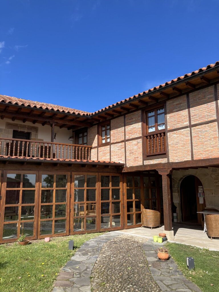 Exteriores - Posada La Casona de los Güelitos 6