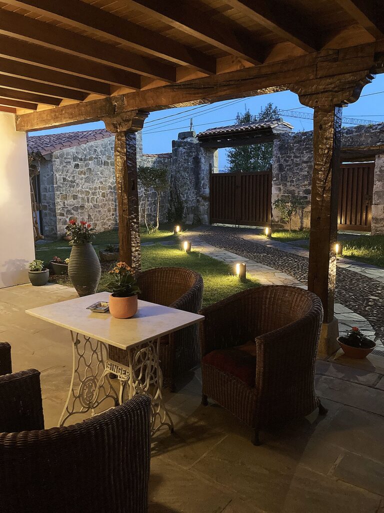 La Casona - Posada La Casona de los Güelitos 10